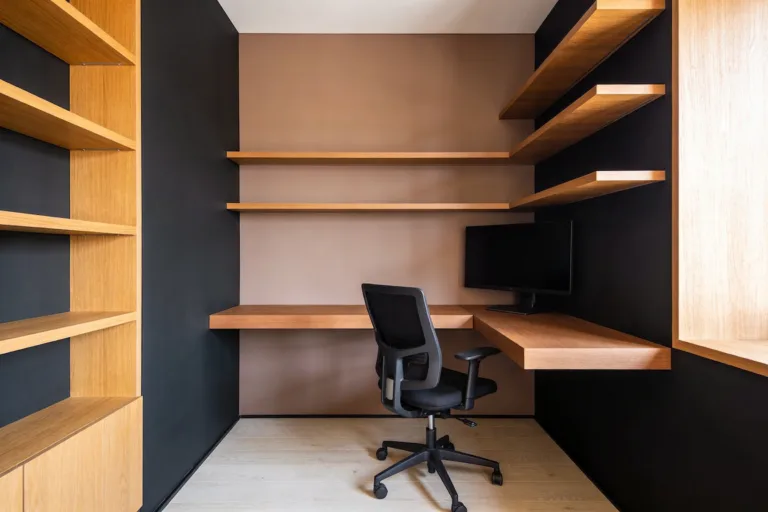 18 Workplace Design Layouts for Small Offices That Spark Productivity